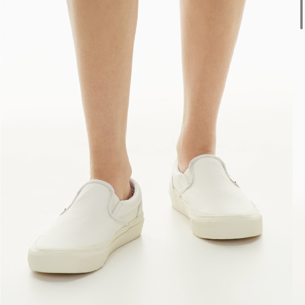 Aritzia x Vans CLASSIC SLIP-ON 98 DX - Off White (Size 8.5 Women’s US)